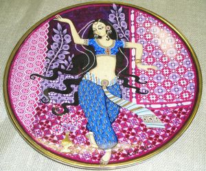 Тарелка с восточным сюжетом "Танцующая девушка", автор. работа - Антиквар на диване. Интернет-магазин антиквариата.
